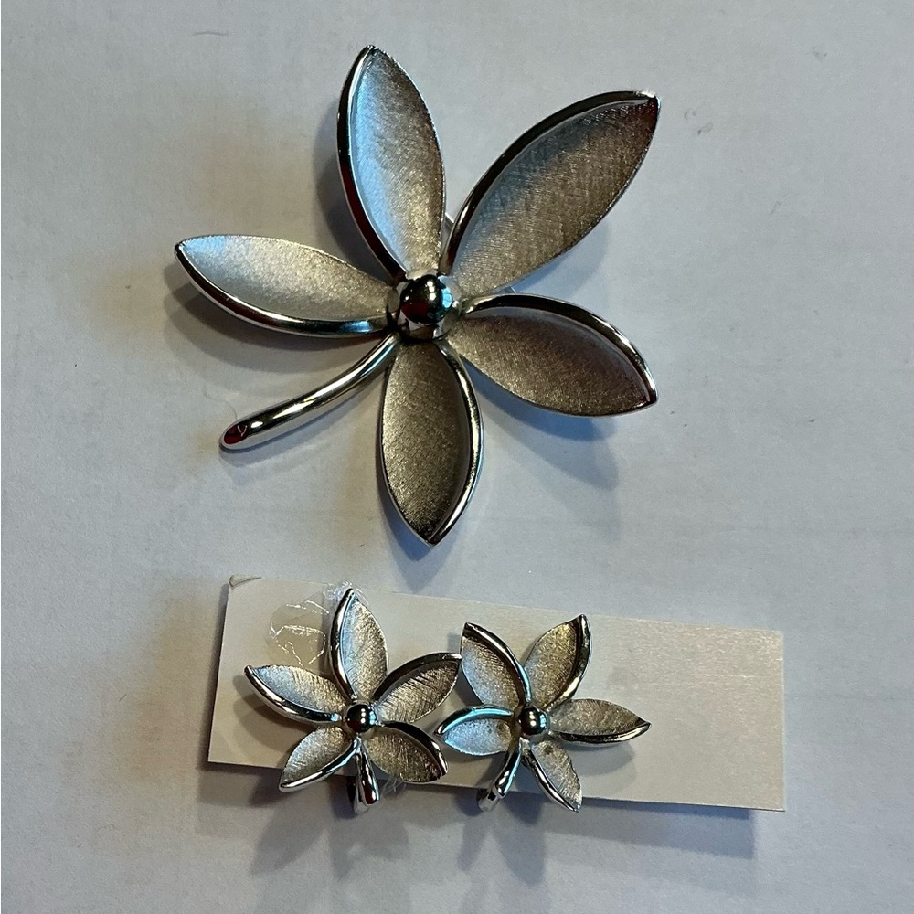 Vintage Crown Trifari Silver Flower Brooch and Earrings Set